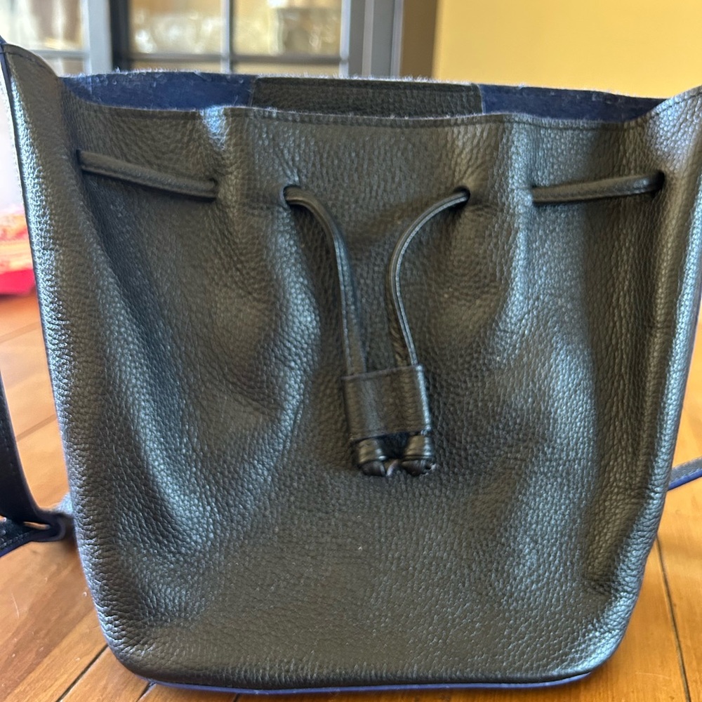 Gigi New York black leather bucket bag with crossbody strap